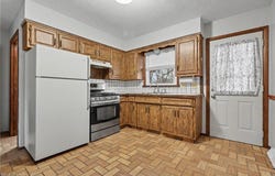 548 Continental Drive, Salem, OH 44460