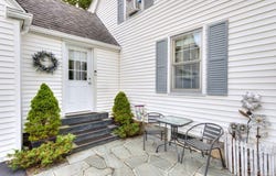 6 Stoneleigh Road, Worcester, MA 01606