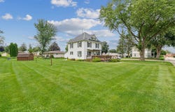 502 Hayes St SW, Cascade, IA 52033