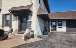 125 S 5th, St Charles, MO 63301