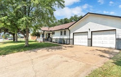 220 W 3rd St, Udall, KS 67146