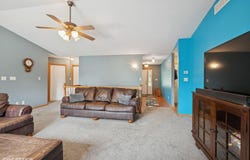 304 NW Park 26th Street, Waverly, IA 50677
