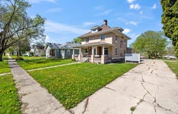 910 Washington Street, Eldora, IA 50627