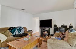 5 GREENWAY DRIVE, MECHANICSBURG, PA 17055