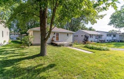 1207 W 9th Street, Cedar Falls, IA 50613