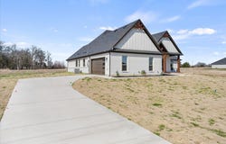 3186 County Road 1076, Celeste, TX 75423