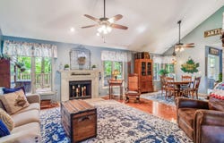 6514 Oak Forest Trail, Fort Wayne, IN 46835-2640