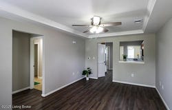 9003 Falcon Crest Ct, Louisville, KY 40219