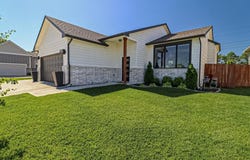 1209 E Prairie Hill Cir, Park City, KS 67219