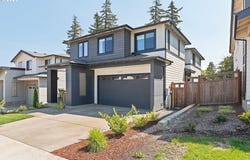 16744 SE SHIMMERING LEAF St, HappyValley, OR 97086