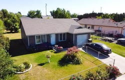 606 N 5TH St, Grandview, WA 98930