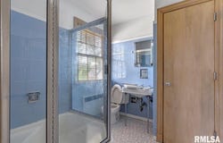 421 W JACKSON Parkway, Springfield, IL 62704