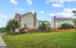 874 STONEFIELD Square NE, LEESBURG, VA 20176