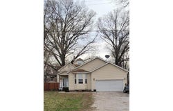 102 W High Street, Troy, IL 62294