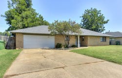 621 Yukon Avenue, Yukon, OK 73099