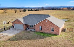 470242 E 680 Road, Westville, OK 74965