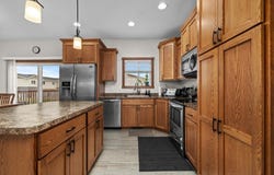 3425 8th ST, Minot, ND 58703