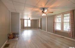 931 W Vandeveer Street, Taylorville, IL 62568