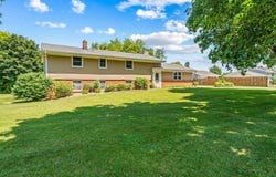 N1955 Parkview Cir, Palmyra, WI 53156