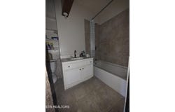 900 W Broadway St, Lenoir City, TN 37771