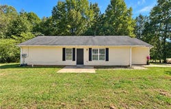 200 Pine Ridge Drive, Carrollton, GA 30117