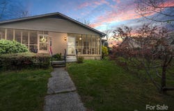 154 Freedom Road, Hendersonville, NC 28782