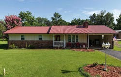 806 Sampson Avenue, Mena, AR 71953