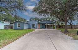 102 CAPTAIN'S BAY DR, ROCKPORT, TX 78382
