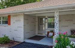 18 GREENBRIAR DRIVE, YORK, PA 17407