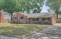 47 Azalea Dr, Hampton, VA 23669