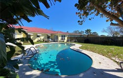 910 LAKE Avenue, EDGEWATER, FL 32132
