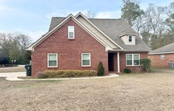 101 Brockton Ct, Dothan, AL 36305