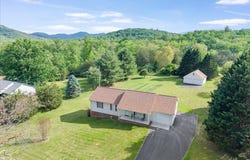 4110 Flatwoods Rd, Elliston, VA 24087