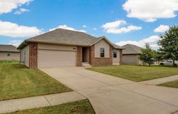 5573 W Longleaf Drive, Springfield, MO 65802