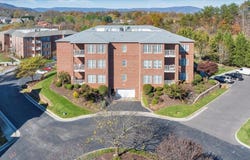3040 Mcvitty Forest DR, Roanoke, VA 24018