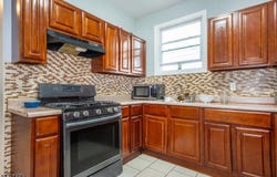 305 S 11Th St, Newark City, NJ 07103-1911