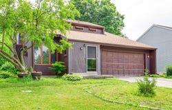 389 Pine Grove Avenue, Gurnee, IL 60031