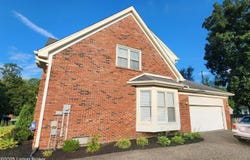 7616 Newton Ct, Louisville, KY 40228