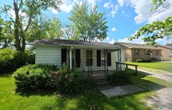 704 Woodrow St, Manchester, TN 37355