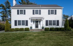 29 Valley Road, Manhasset, NY 11030