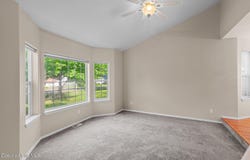 8393 N CLOVERLEAF DR, Hayden, ID 83835