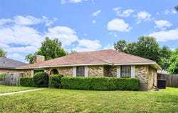 814 Oakbluff Drive, Lancaster, TX 75146