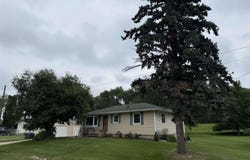 1313 Black Hawk Road, Waterloo, IA 50701