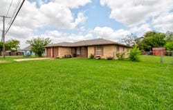 104 W MAPLE, Gunter, TX 75058