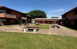 935 S Dixon Street, Gainesville, TX 76240