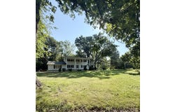 502 Honeyshade Drive, Chesterton, IN 46304