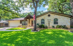 604 Brookview Drive, Hurst, TX 76054