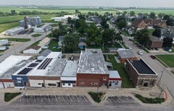 26 Main Street, Newhall, IA 52315