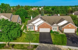 4041 Whitehall Lane, Algonquin, IL 60102