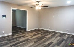 2206 E Stayton Avenue, Victoria, TX 77901